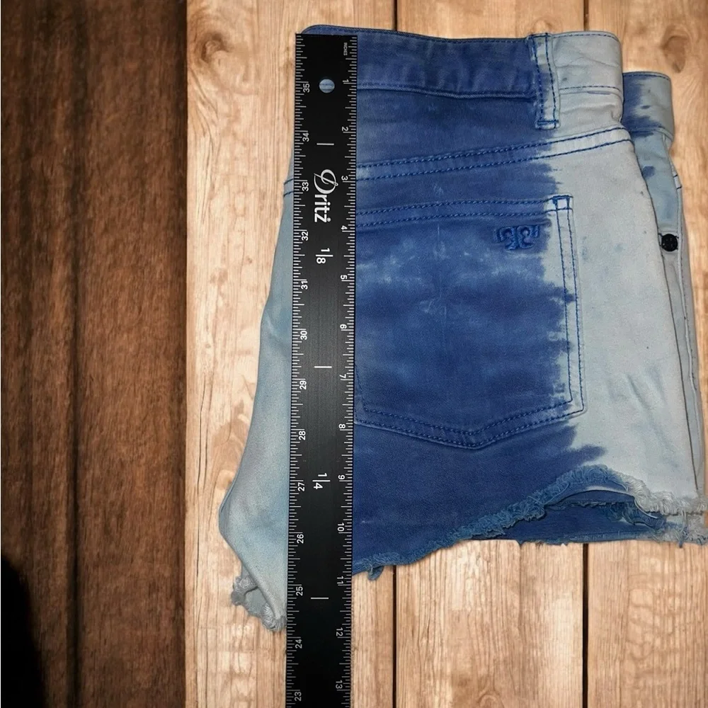 Tory Burch Tie Dye Denim Cutoff Shorts Size 27 Frayed Hem - Picture 7 of 14